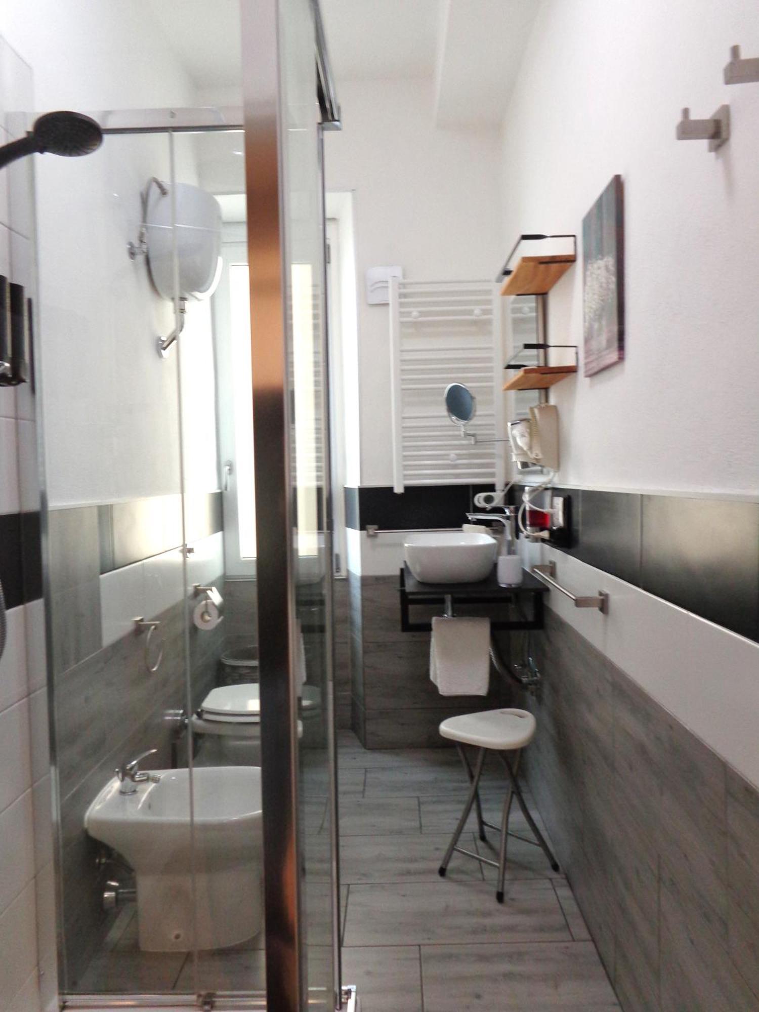 Chloe'S Rooms Кальяри Экстерьер фото